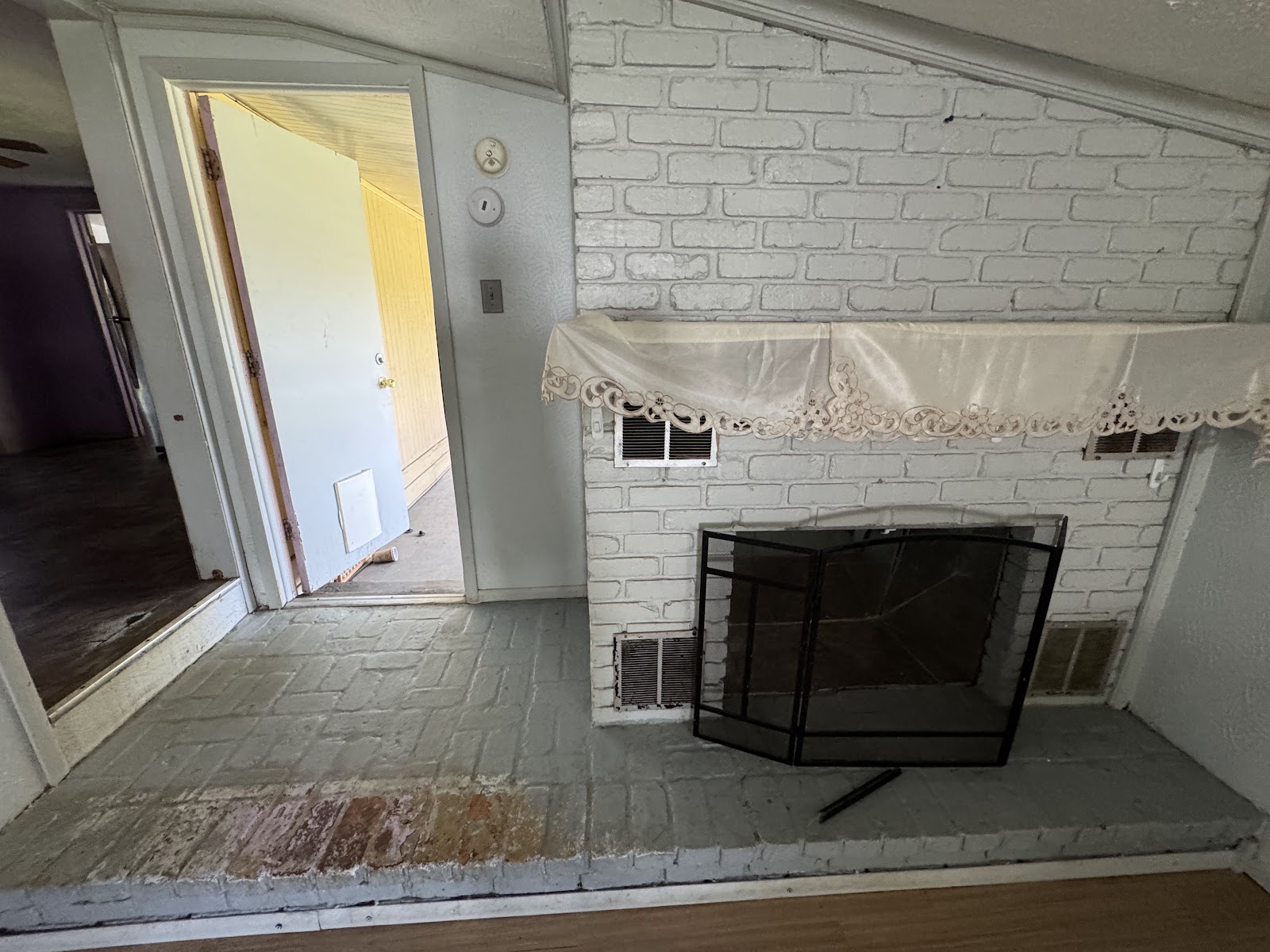 711 Montreville Ave — Photo 13