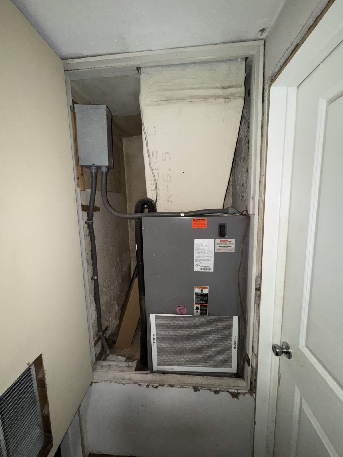 3005 S Park Ave — Photo 33