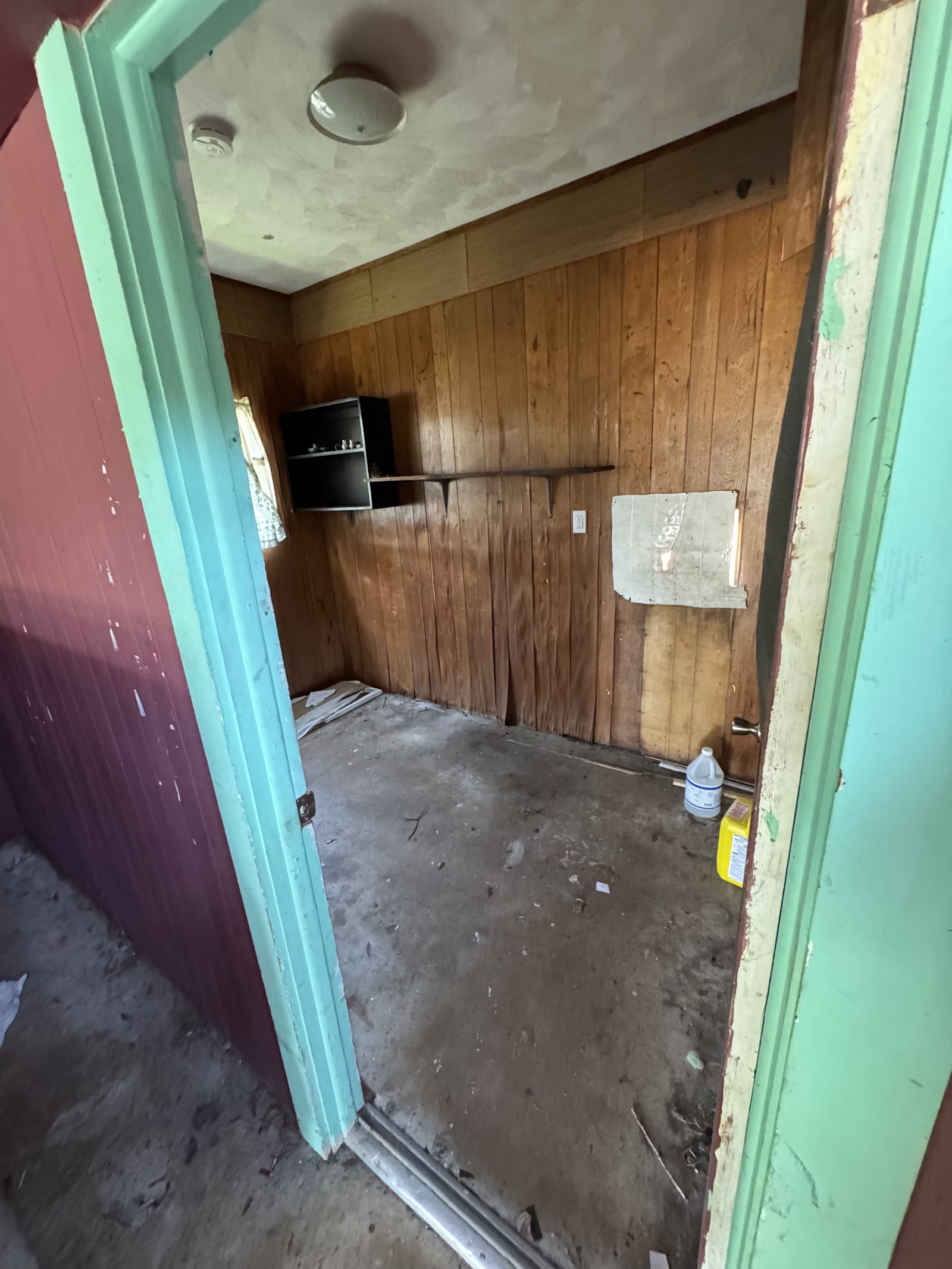 711 Montreville Ave — Photo 30
