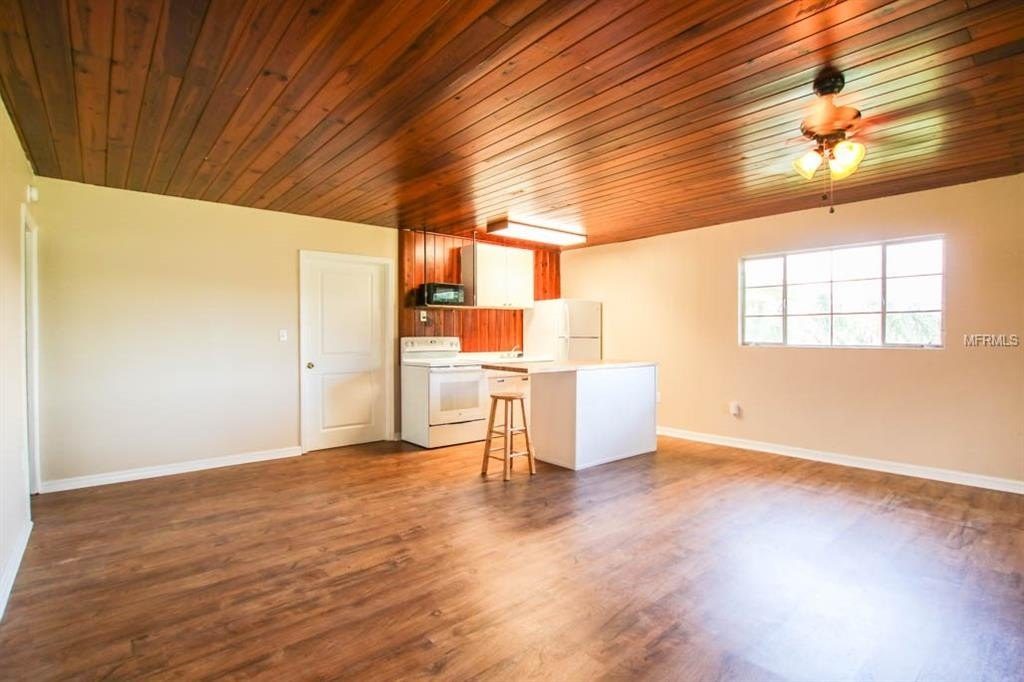 243 N Wales Dr — Photo 2
