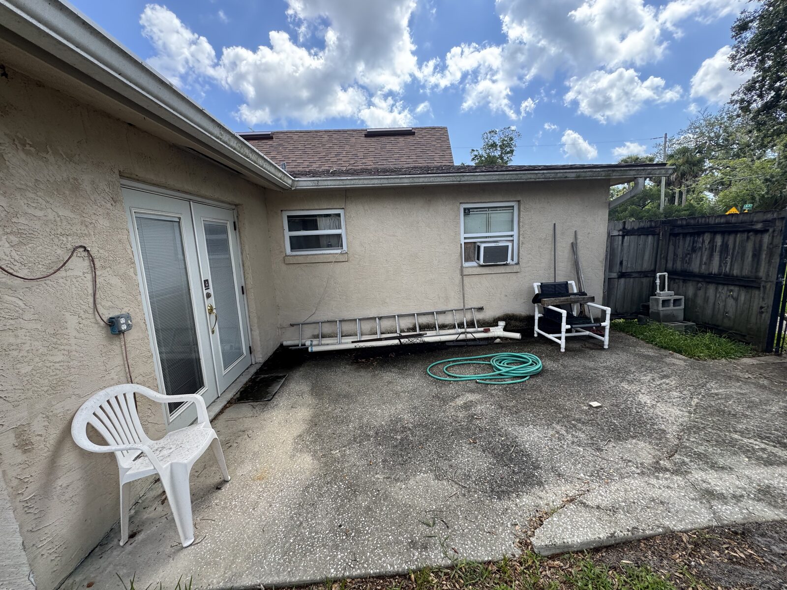 321 Monroe Pl — Photo 4