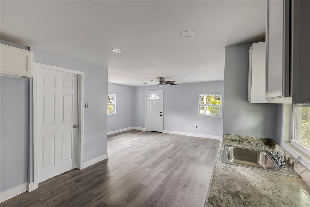 607 Raleigh St — Photo 11