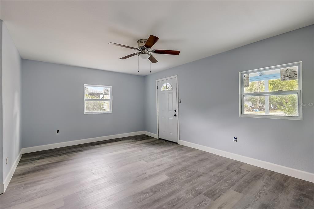607 Raleigh St — Photo 12