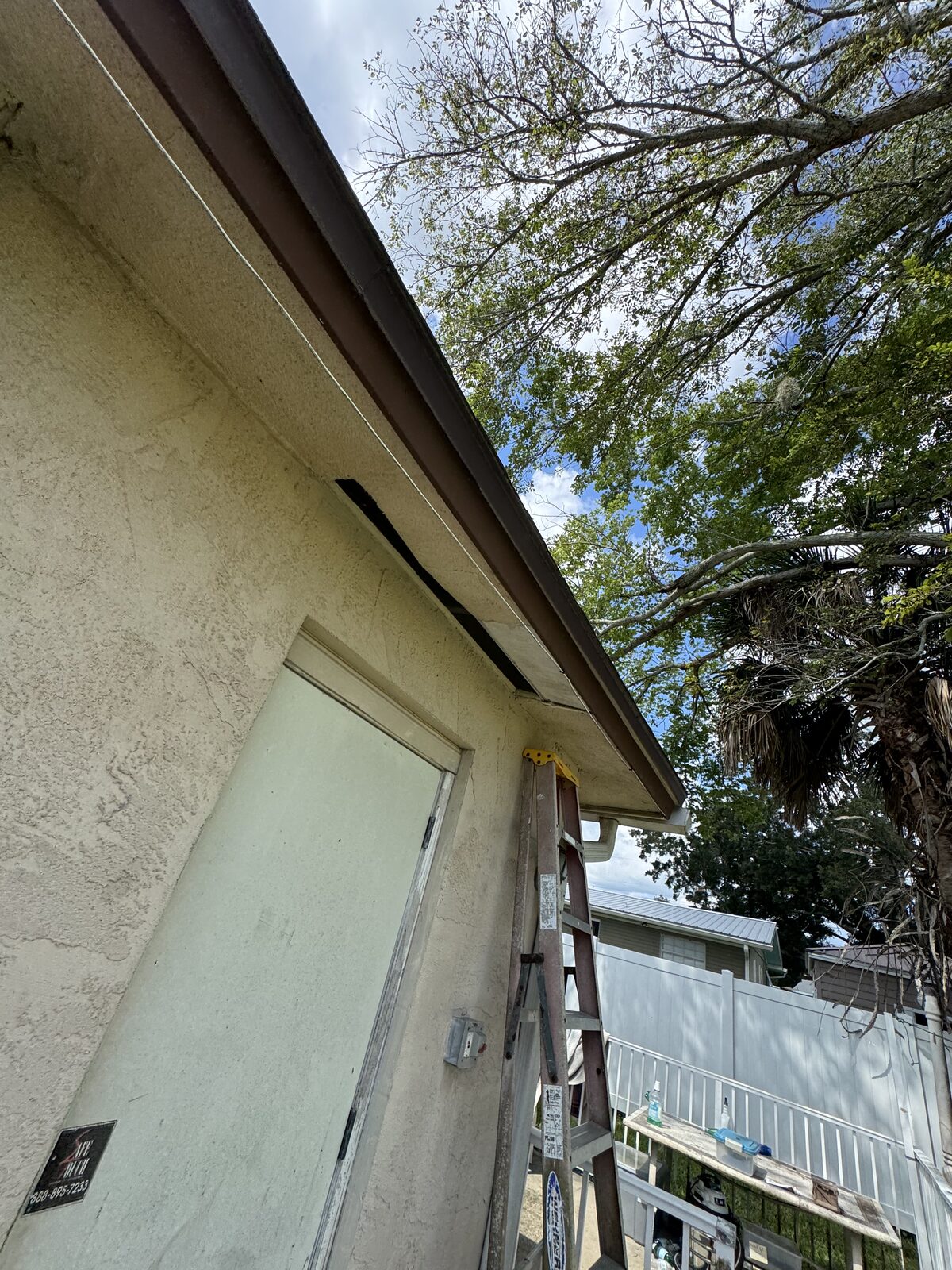 321 Monroe Pl — Photo 3