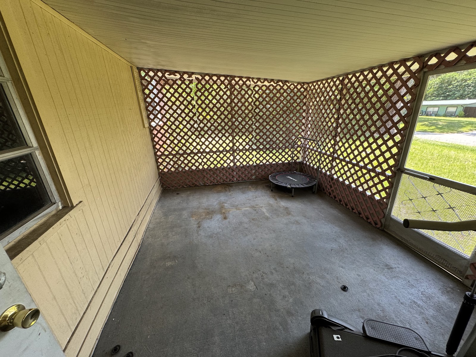 711 Montreville Ave — Photo 29