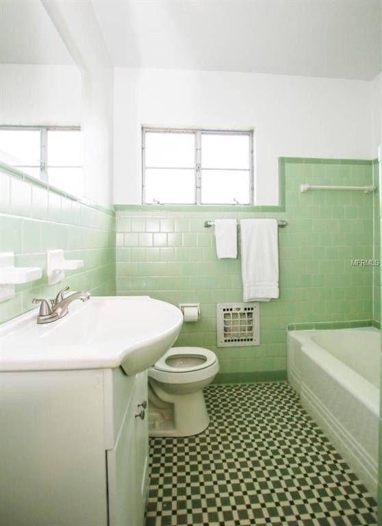 243 N Wales Dr — Photo 24