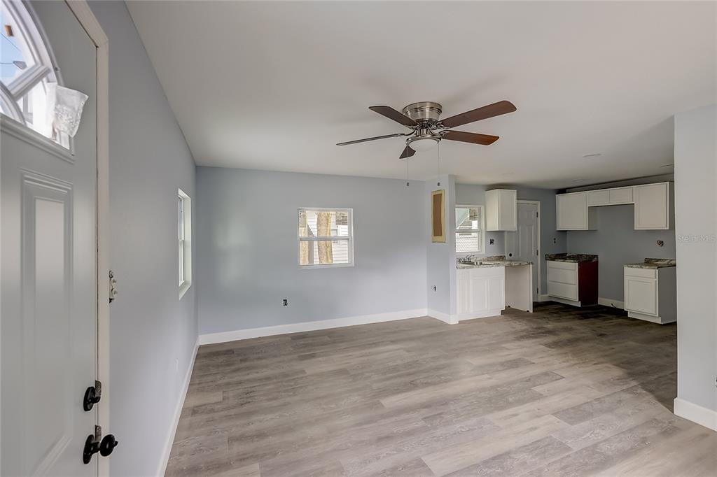 607 Raleigh St — Photo 13
