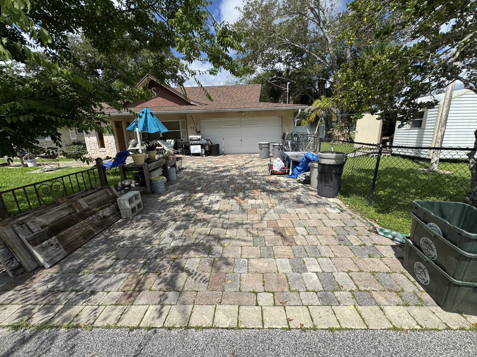 321 Monroe Pl — Photo 5