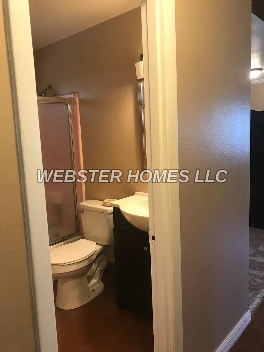 1017 E Howry Ave — Photo 14